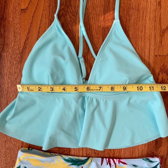 NWOT Floral Ruffled Crisscross Strap Bikini. Small.🌸 - Picture 11 of 16